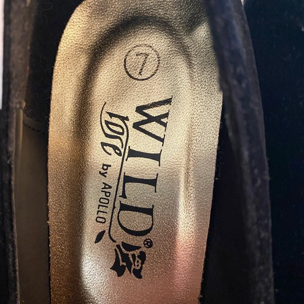 Wild Rose Black Velvet Shoes Slip On Pumps size 7 - Picture 6 of 9
